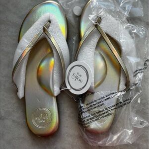 Solei Sea Women's Iridescent Flip Flops